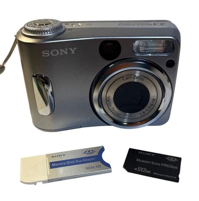 Sony Cyber Shot DSC-S60 Digital Camera 4.1 MP Carl Zeiss Lens Memory Card Inc - Image 1 of 4