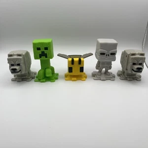 A Minecraft Movie Figures — BEE, CREEPER, SKELETON & 2 of DENNIS —5 In Lot 2025 - Picture 1 of 11