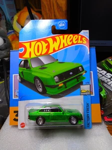 Hot Wheels SUPER TREAS|URE HUNT Ford Escort RS12000 with Real Riders - Picture 1 of 7