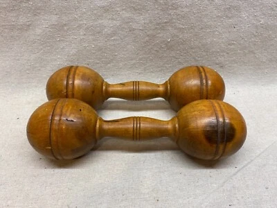 Juego de pares de mancuernas de madera antiguas primitivas de 1 lb. decoración de fitness para gimnasio Foto 1 de 2