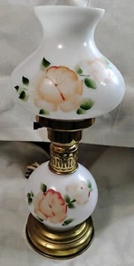 Antike elektrische Orkanlampe Vintage Milchglaslampe mit handbemalten Blumen - Bild 1 von 8