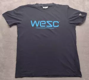 Camiseta Oficial WESC Superlative Conspiracy Suecia Mediana Negra - Imagen 1 de 9
