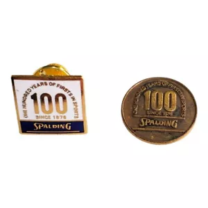 Spilla da bavero Spaulding "100 anni di primi nello sport", moneta vintage 1976 - Foto 1 di 2