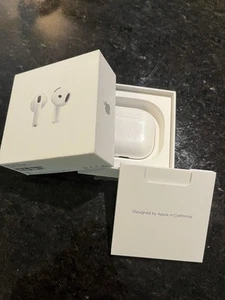 AirPods (4th Generation) with Box - Photo 1 sur 6