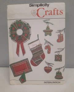 VTG Simplicity Crafts 9034 ~ Country Style Christmas ~ Wreath Stocking Ornaments - Picture 1 of 5