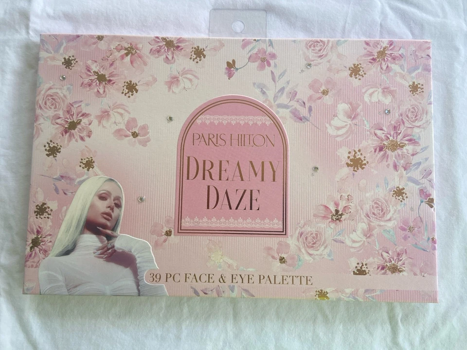Paleta para rostro y ojos Paris Hilton Dreamy Daze 39 piezas  Foto 1 de 4