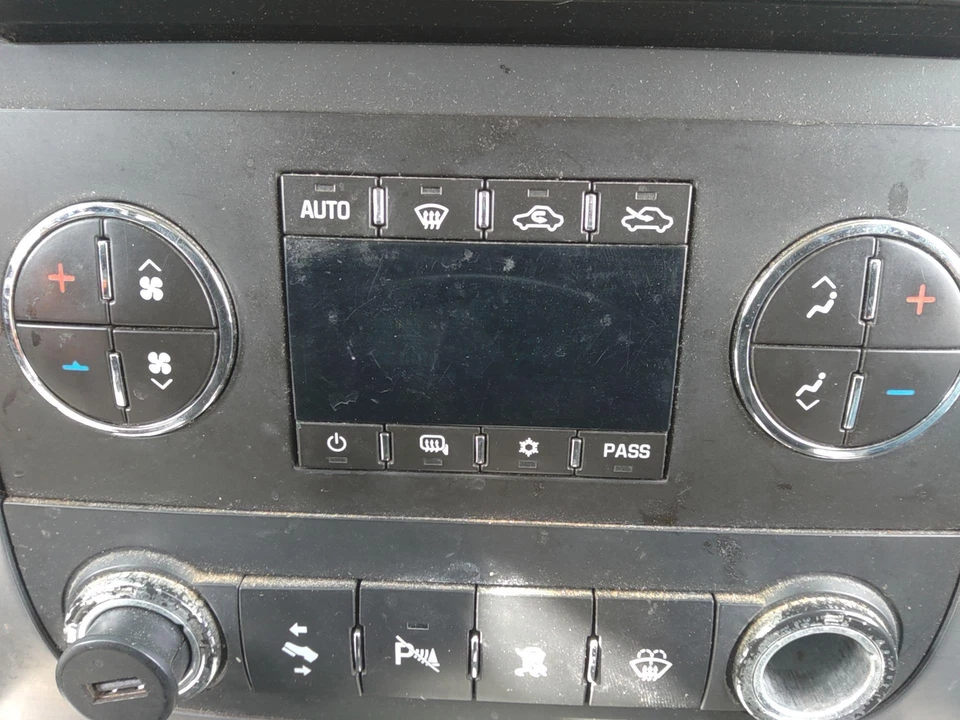 09 GMC SIERRA 2500 PICKUP Heater A/c Control Ac Manual Control - Image 1 of 1