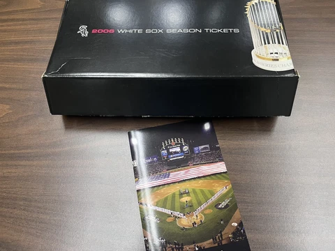 MLB CHICAGO WHITE SOX 2006 SEASON TICKET HOLDER BOX Cover