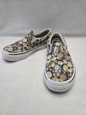 Vans X Peanuts Classic Slip On para niños pequeños Foto 1 de 4