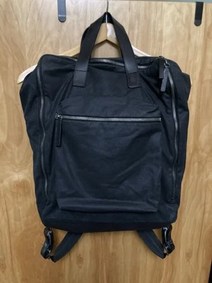 Mochila Ann Demuelemeester de lona/cuero totalmente negra. RARO. Usado en excelente estado.  Foto 1 de 4