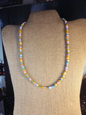 Collar de Cuentas Pastel Hecho a Mano Verano Playa Boho Rosa Azul Amarillo Cuentas de Vidrio Foto 1 de 4