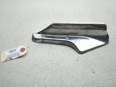 04-09 Panel de cubierta de carenado de moldura de rueda de horquilla inferior delantera derecha Triumph Rocket 3 III Foto 1 de 4