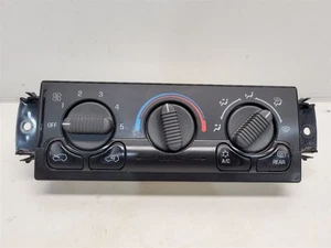 2001-02 Chevrolet Tahoe Temperature Control - Manual W/ Rear Defrost - Picture 1 of 12