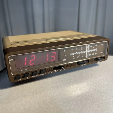 Vintage Magnavox 098 Electronic AM/FM Clock Radio 90AS098/74 Beige TESTED VGC Cover