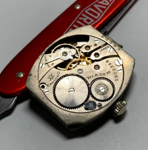 1925 Deuber-Hampden 15J Gents 5/0 Diadem Movement Barrel Dial & Hands- RUNS !! - Picture 1 of 10