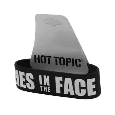 Pulsera de silicona "Free Punches In the Face" de Hot Topic Foto 1 de 2
