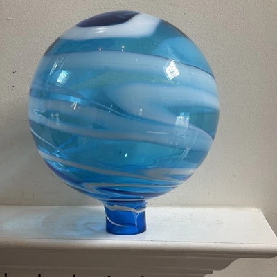 大号花园庭院装饰蓝色白色漩涡玻璃球 11-1/2 英寸 x 9 英寸 — 第 1/4 张图片
