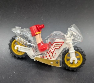 LEGO 41235 - DC Super Hero Girls: Wonder Woman Motorrad transparent mit Beinen - Bild 1 von 3