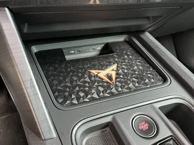 Tappi Per Vano Wireless e Porta Bicchieri CUPRA - Immagine 1 di 4