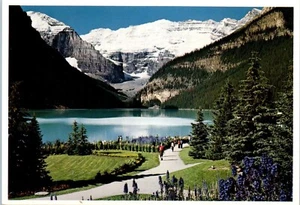 Lake Louise and Mount Victoria Crowned by Victoria Glacier, Canada Postcard - Picture 1 of 2