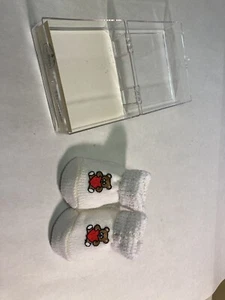 Newborn to three months baby booties teddy bears - Picture 1 of 7