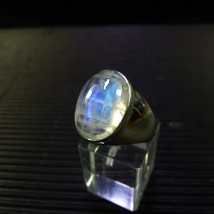 Ring Gr. 60, Silber 925 mit einem Regenbogen Mondstein Cabochon aus Madagaskar - Picture 1 of 3