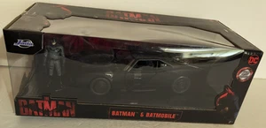 2022 The Batman Batmobile w Batman Diecast Figure Jada Diecast Car 1:32 NIB - Picture 1 of 5