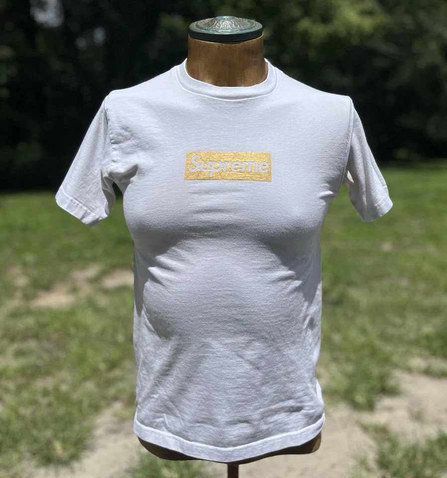 Camiseta Supreme Nagoya Box Logo Talla Pequeña Dorado sobre Blanco Muy Rara Foto 1 de 4