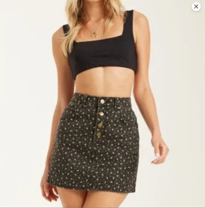 BILLABONG Mini Skirt Size 25 Dixie Floral Denim Jeans Black Button Cotton NWT - Picture 1 of 15
