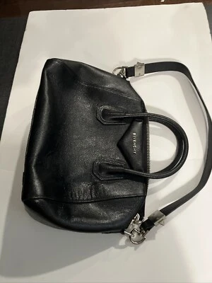 Bolso de hombro Givenchy Antigona de cuero negro Foto 1 de 4