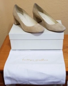Women's Bettye Muller New York / Barrow / Kid Suede Pumps Size 8 MSRP $295 - Picture 1 of 6