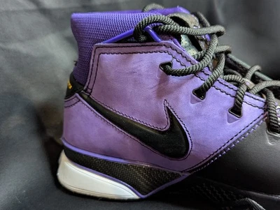 Nike Kobe 1 Protro Purple Reign Negro Blanco Varsity Purple AQ2728-004 Talla 8 Foto 1 de 4