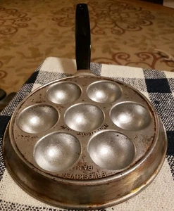 Vintage Nordic Ware Ebelskiver Pfanne für Apfel Pfannkuchen Kugeln Schwarz Griff Danish - Bild 1 von 8