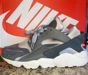 Nuevo Nike Hombres Talla 11 Air Huarache Gris Humo Claro Zapatos  - Imagen 1 de 7