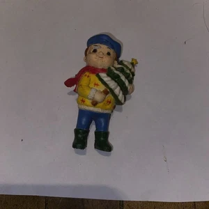 Vintage Weihnachtsjunge mit Baumschmuck 2 1/2 Zoll Made in China - Bild 1 von 6
