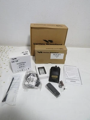 Radio bidireccional Vertex Standard EVX-531-G6-5 403-470 MHZ 5W completa nueva en caja Srl# 060 Foto 1 de 4