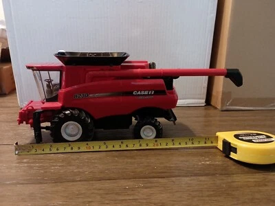 CASE IH 8230 Axial Flow Combine 1/32 C-IH 2018 - Image 1 of 4