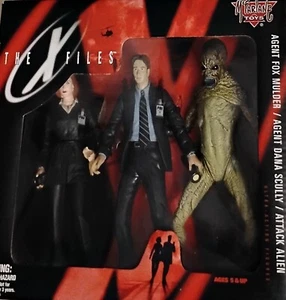 2 items X Files Fox -Scully-Alien & and (Fight the Future) Caveman- Alien) 1998 - Picture 1 of 5
