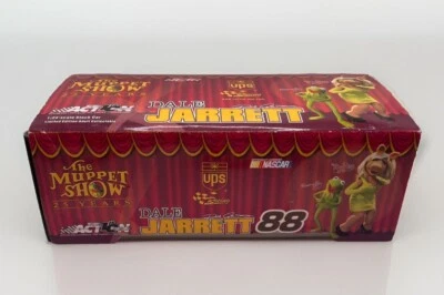 Dale Jarret 1/24 Die Cast The Muppet Show 25 años NASCAR #88 UPS Kermit Foto 1 de 3