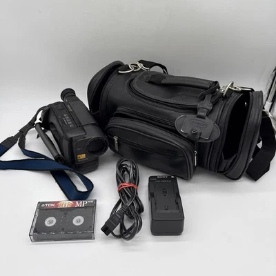 Sony Handycam Vision CCD-TRV52 Video8XR Camcorder -- Parts / Untested (READ) - Image 1 of 4