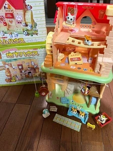 Juego de figuras Tottoko Hamtaro Jamón Casa Subterránea Accesorios Casa Época - Imagen 1 de 15