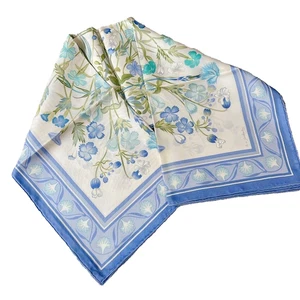 HERMES Carré 90 OEillets Sauvages et Autres Caryophyllees Schal blau unbenutzt - Bild 1 von 11