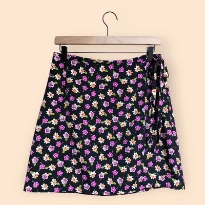 Vintage 90s JKLA California Black Floral Mini Wrap Skirt Summer USA Women’s 10 - Image 1 of 4