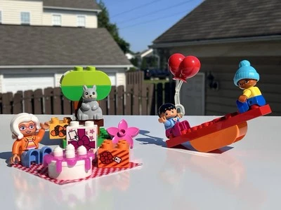 Lego 10832 Squirrel 2 Kids Balloons Grandma Birthday Cake Gifts Picnic Complete - Image 1 of 4