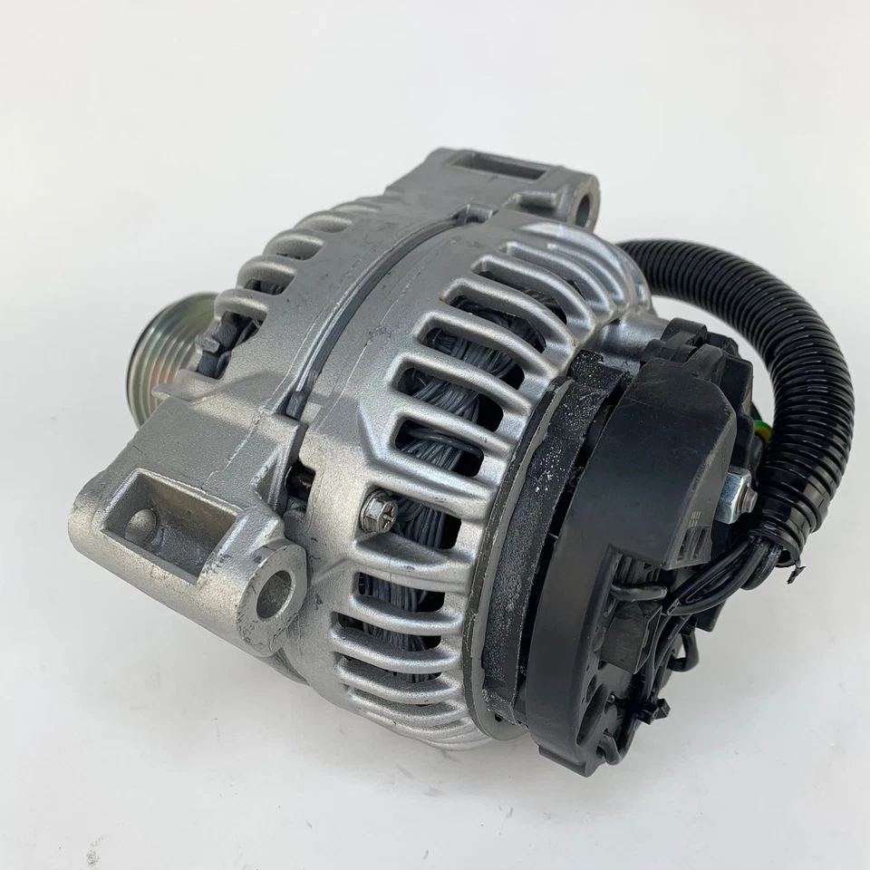 Bosch Alternator 0124615057 Fits Mercedes-Benz John Deere New Holland Massey - Image 1 of 4