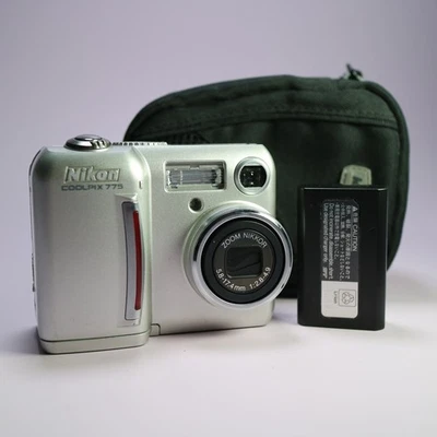 Nikon Digital Camera Coolpix 775 2.1MP Silver Tested - Image 1 of 4