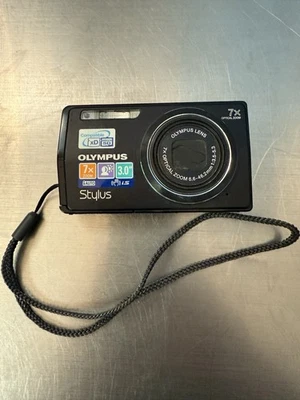 Cámara digital Olympus Stylus 7000 12 MP, zoom óptico 7x con cargador - PROBADA Foto 1 de 4
