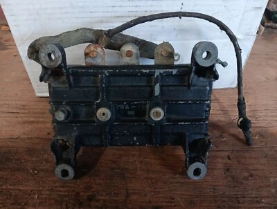 Regulador de voltaje Willys Truck Wagon MB Ford GPW 6 voltios piezas 8F VRA-72 AUTOLITE Foto 1 de 4