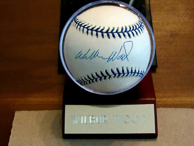 WILBUR WOOD A/S CHICAGO WHITE SOX FIRMADO AUTO JOE DIMAGGIO OAL BÉISBOL BASE JSA Foto 1 de 3