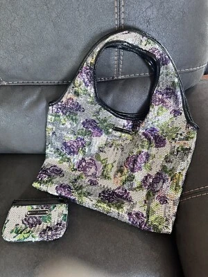 РЕДКИЙ ВИНТАЖНЫЙ Betsey Johnson Серебряный фиолетовый цветочный блестки сумка с короткими ручками/Дамская сумка сумочка комплект - Изображение 1 из 4